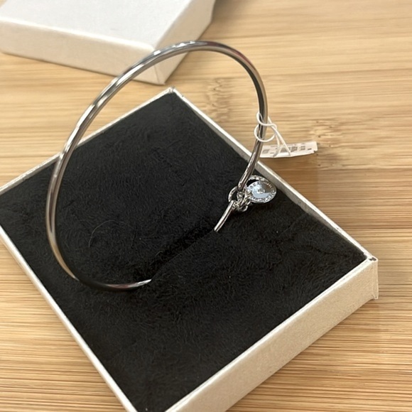 Brand New Michael Kors Silver Tone Rhinestone Heart Logo Charm Bangle Bracelet - Picture 13 of 14